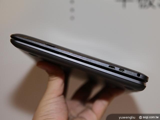 Win8.1變形筆電ASUS T100發表 T300、Trio售價公布 Win8.1變形筆電ASUS T100發表 T300、Trio售價公布