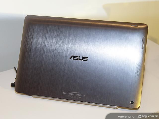 Win8.1變形筆電ASUS T100發表 T300、Trio售價公布 Win8.1變形筆電ASUS T100發表 T300、Trio售價公布