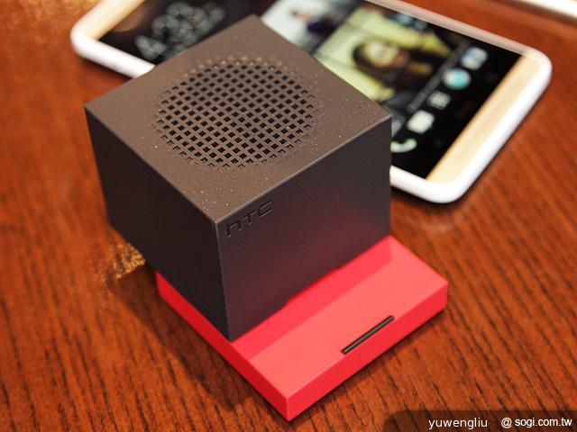 One max電池背蓋與HTC mini+話機與等配件大集合