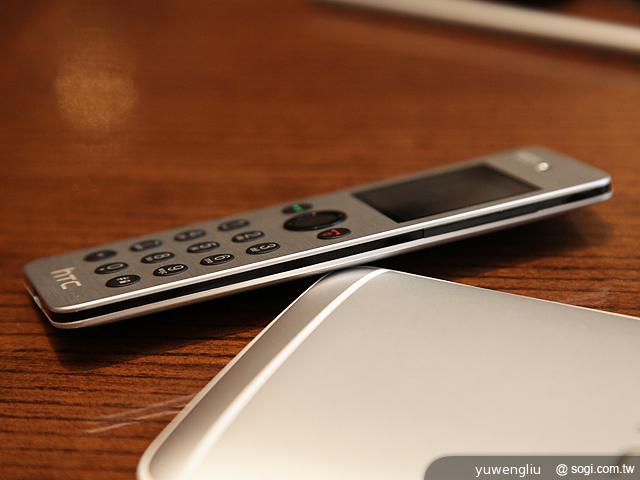 One max電池背蓋與HTC mini+話機與等配件大集合