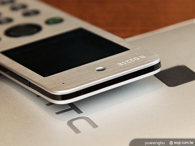 One max電池背蓋與HTC mini+話機與等配件大集合