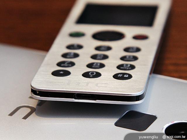 One max電池背蓋與HTC mini+話機與等配件大集合