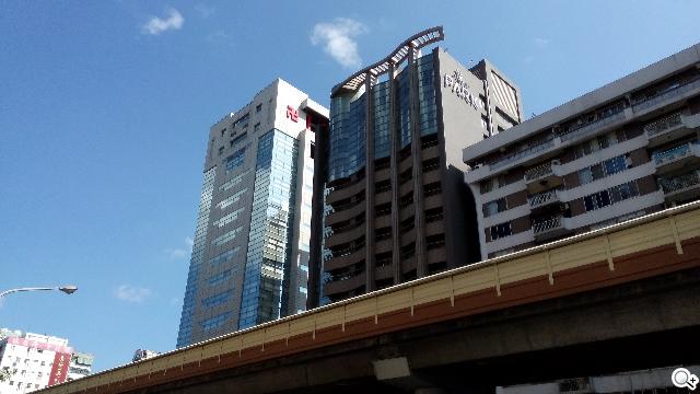 阿爾卡特OneTouch Idol X 俐落美型、四核雙卡機