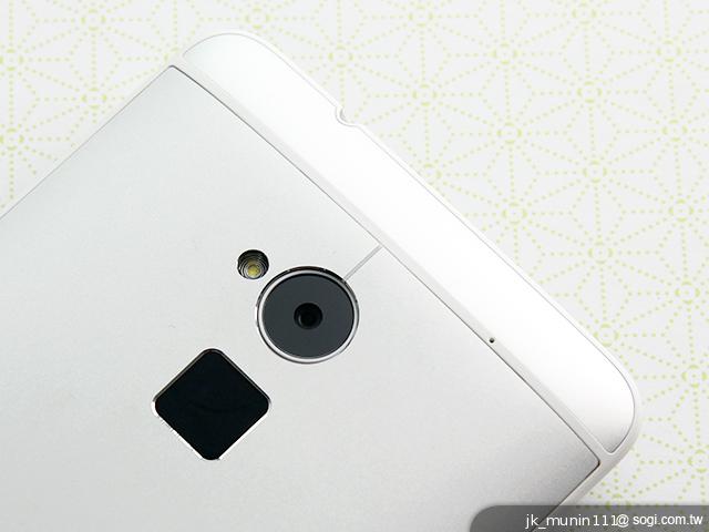 指紋辨識5.9吋金屬巨砲 HTC One Max實測