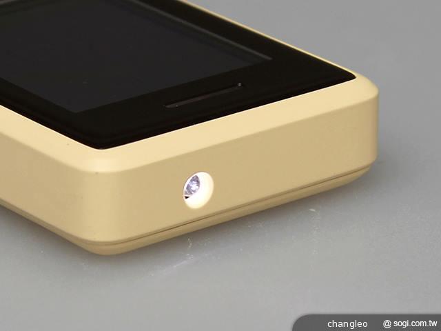 OPEN小將魔法變裝手機 超大電量的低價2G雙卡機