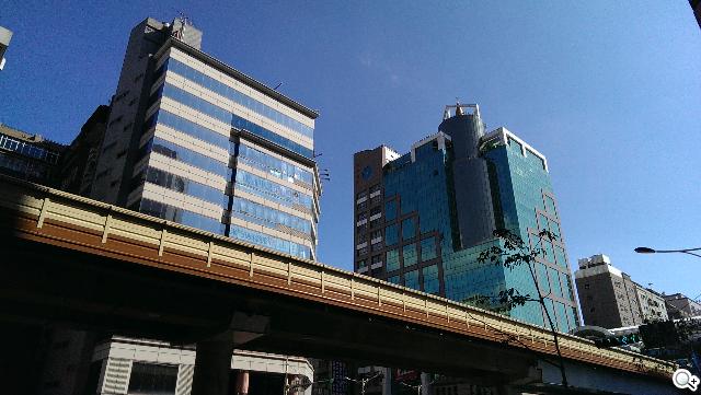 指紋辨識5.9吋金屬巨砲 HTC One Max實測