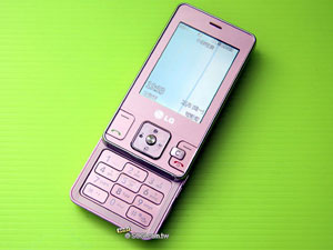 王子變公主！LG KC550 粉嫩新風格