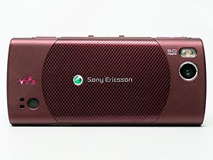 【好色賞】Sony Ericsson W902 酒紅零距離寫真