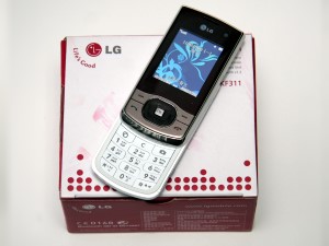 LG KF311 雙面時尚 一機兼得