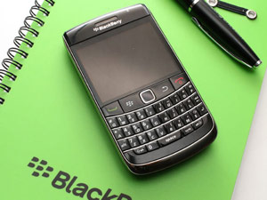 時尚商務機 BlackBerry Bold 9700