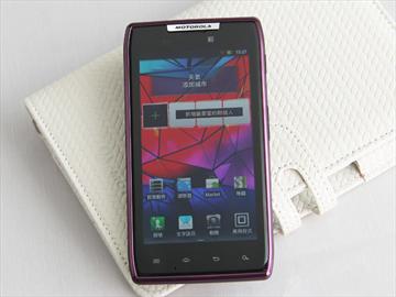魅色刀鋒MOTO RAZR XT910晶艷紫動手玩