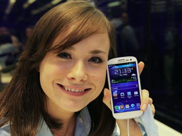 S2 Bye！三星GALAXY S III登場 英國直擊