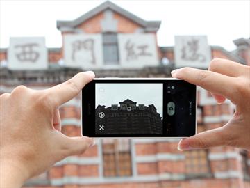 【相機】13MP旗艦機Sony Xperia TX看西門町電影場景