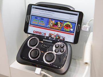 三星新款藍牙遊戲手把 搭配Note 3動手玩【IFA 2013】
