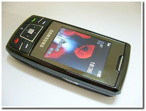 一線廠牌雙卡雙待機-Samsung D880 一線廠牌雙卡雙待機-Samsung D880