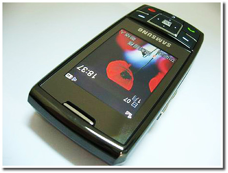 一線廠牌雙卡雙待機-Samsung D880 一線廠牌雙卡雙待機-Samsung D880