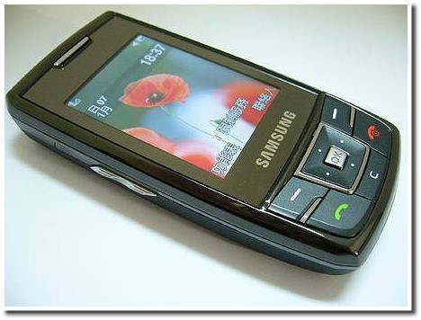 一線廠牌雙卡雙待機-Samsung D880 一線廠牌雙卡雙待機-Samsung D880