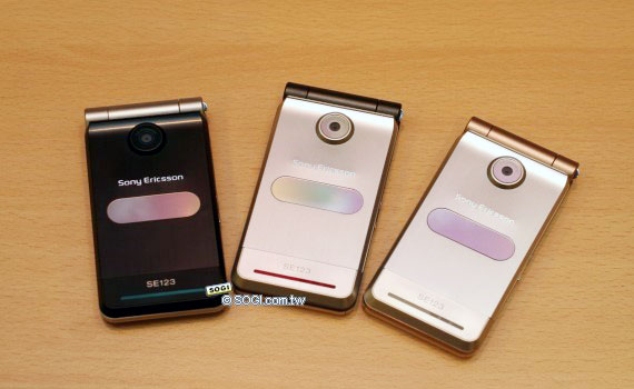 SE新品亮相Z770i、Z555i、R306折疊美型機 SE新品亮相Z770i、Z555i、R306折疊美型機