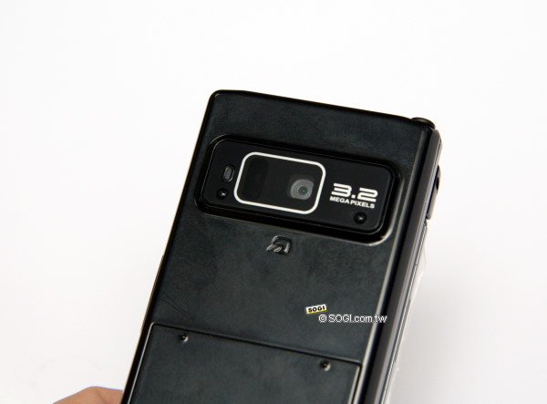 One Touch滑鼠+3.2吋螢幕 Sharp SH905i One Touch滑鼠+3.2吋螢幕 Sharp SH905i