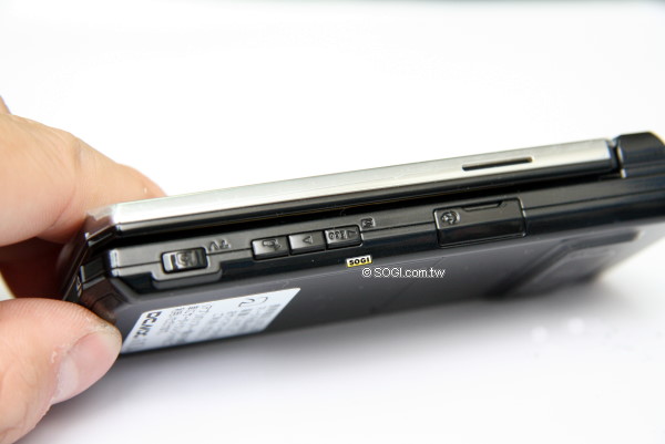 One Touch滑鼠+3.2吋螢幕 Sharp SH905i One Touch滑鼠+3.2吋螢幕 Sharp SH905i