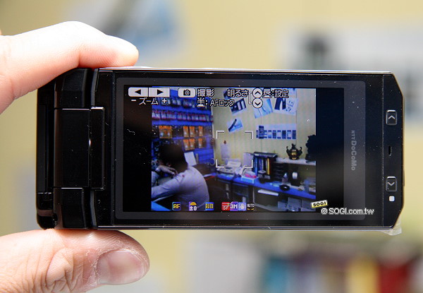 One Touch滑鼠+3.2吋螢幕 Sharp SH905i One Touch滑鼠+3.2吋螢幕 Sharp SH905i