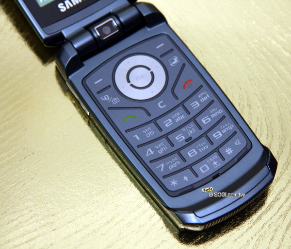 復古旋轉鏡頭 Samsung J638 纖薄 3.5G 代表 復古旋轉鏡頭 Samsung J638 纖薄 3.5G 代表