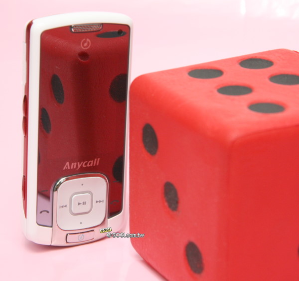 草莓夾心 Samsung F338 紅白新色初登場 草莓夾心 Samsung F338 紅白新色初登場