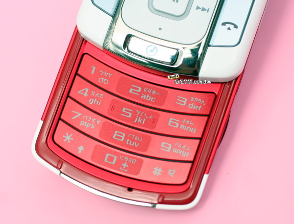 草莓夾心 Samsung F338 紅白新色初登場 草莓夾心 Samsung F338 紅白新色初登場