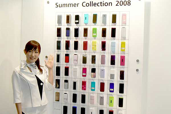 SoftBank 夏季 11 款新機 多色系粉墨登場 SoftBank 夏季 11 款新機 多色系粉墨登場