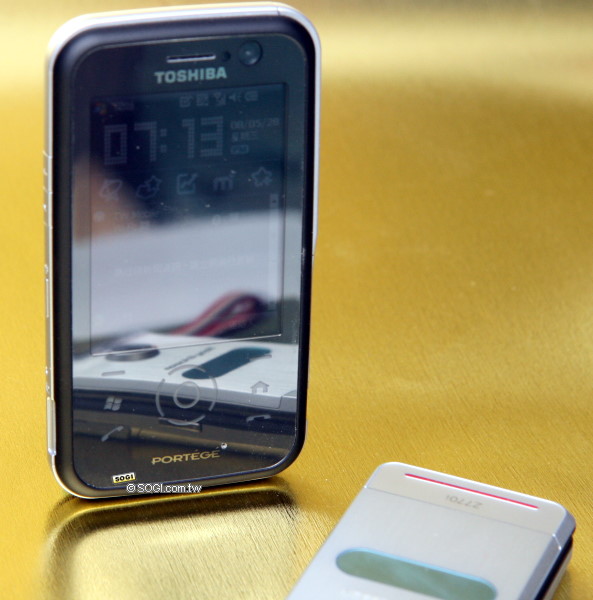 雙觸控正 in!TOSHIBA G810 日系 PDA Phone 詳測 雙觸控正 in!TOSHIBA G810 日系 PDA Phone 詳測