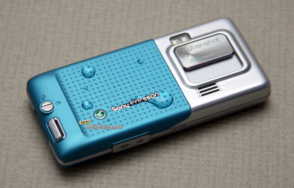 生活防水 隨按即拍 Sony Ericsson C702 生活防水 隨按即拍 Sony Ericsson C702