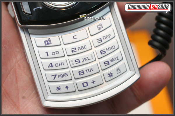 【CommunicAsia 2008】Samsung F408 雙向音樂機 【CommunicAsia 2008】Samsung F408 雙向音樂機