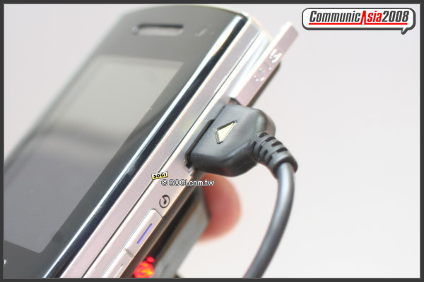 【CommunicAsia 2008】Samsung F408 雙向音樂機 【CommunicAsia 2008】Samsung F408 雙向音樂機