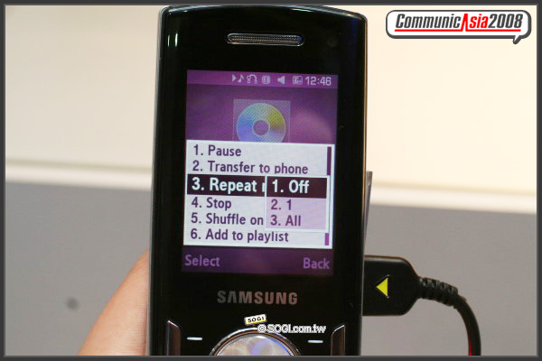 【CommunicAsia 2008】Samsung F408 雙向音樂機 【CommunicAsia 2008】Samsung F408 雙向音樂機