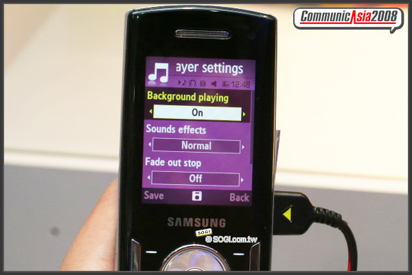 【CommunicAsia 2008】Samsung F408 雙向音樂機 【CommunicAsia 2008】Samsung F408 雙向音樂機