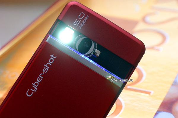 500 萬薄機!Sony Ericsson C902 紅通通開箱文 500 萬薄機!Sony Ericsson C902 紅通通開箱文