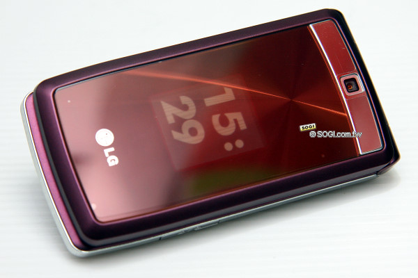 【心動開箱】LG KF300 討她歡心七千有找 【心動開箱】LG KF300 討她歡心七千有找