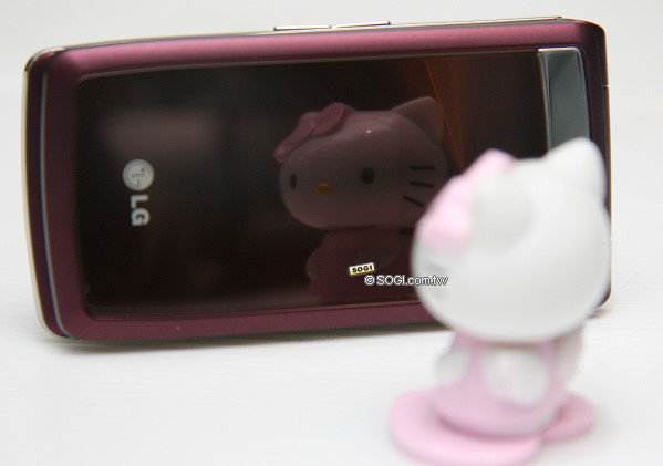 【心動開箱】LG KF300 討她歡心七千有找 【心動開箱】LG KF300 討她歡心七千有找