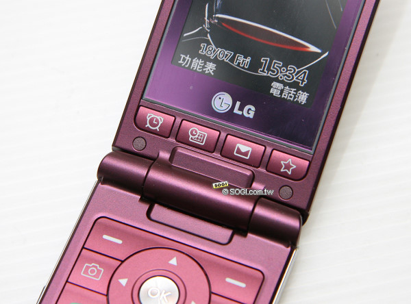 【心動開箱】LG KF300 討她歡心七千有找 【心動開箱】LG KF300 討她歡心七千有找