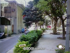 中階 3G 手機出頭天 LG KF310 七千有找 中階 3G 手機出頭天 LG KF310 七千有找