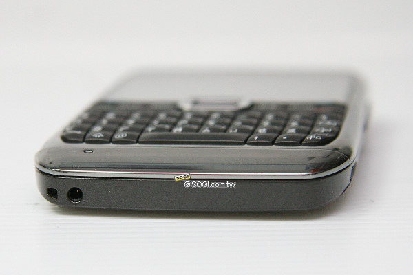 10 mm 激瘦!QWERTY 鍵盤 3.5G 商務機 Nokia E71 10 mm 激瘦!QWERTY 鍵盤 3.5G 商務機 Nokia E71
