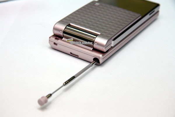 臨場感無可取代AQUOS手機 Sharp SH906iTV 臨場感無可取代AQUOS手機 Sharp SH906iTV