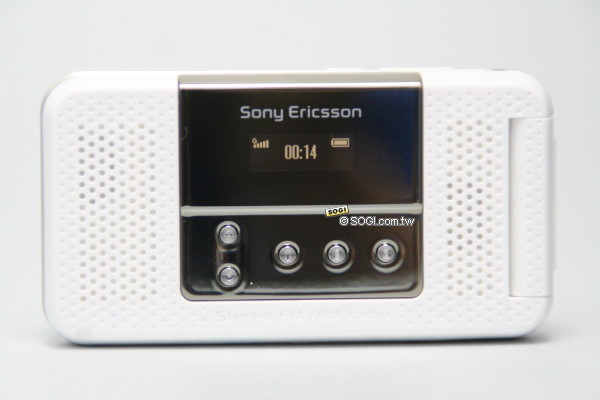 復古收音機！Sony Ericsson R306 廣播放音不打烊