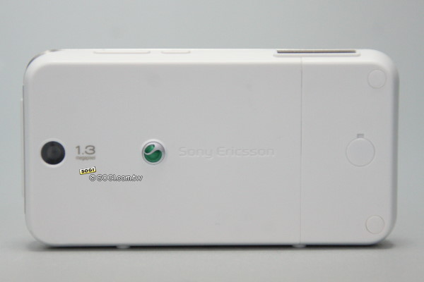 復古收音機！Sony Ericsson R306 廣播放音不打烊