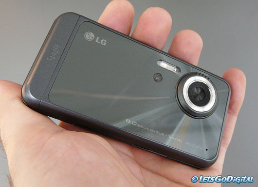 800 萬畫素手機蓄勢待發 五款機型快報