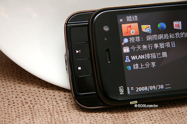 上市在即！Nokia N 系雙機 N79、N85 外型直擊