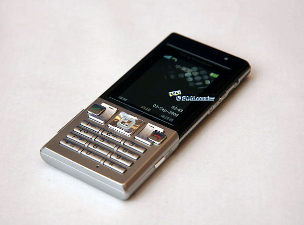 1 公分 3.5G 金屬紙片機 Sony Ericsson T700 1 公分 3.5G 金屬紙片機 Sony Ericsson T700