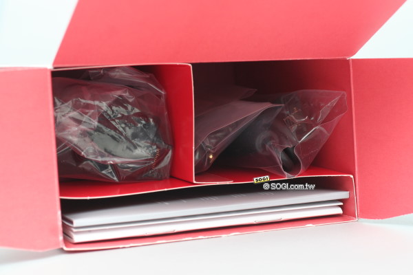 【萬元下殺】320 萬畫素、超薄 3.5 G 手機 SE T700 【萬元下殺】320 萬畫素、超薄 3.5 G 手機 SE T700