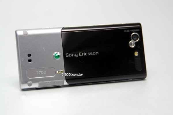 【萬元下殺】320 萬畫素、超薄 3.5 G 手機 SE T700 【萬元下殺】320 萬畫素、超薄 3.5 G 手機 SE T700