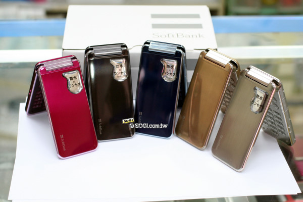 優雅海灘系!Sharp 824SH 防水320萬畫素手機 優雅海灘系!Sharp 824SH 防水320萬畫素手機